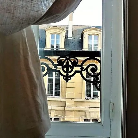 Les De L'abbaye Nocleg ze śniadaniem Caen